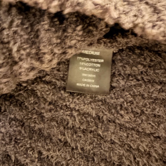 NWT One Grey Day Cozy V-Neck Sweater - Picture 4 of 6